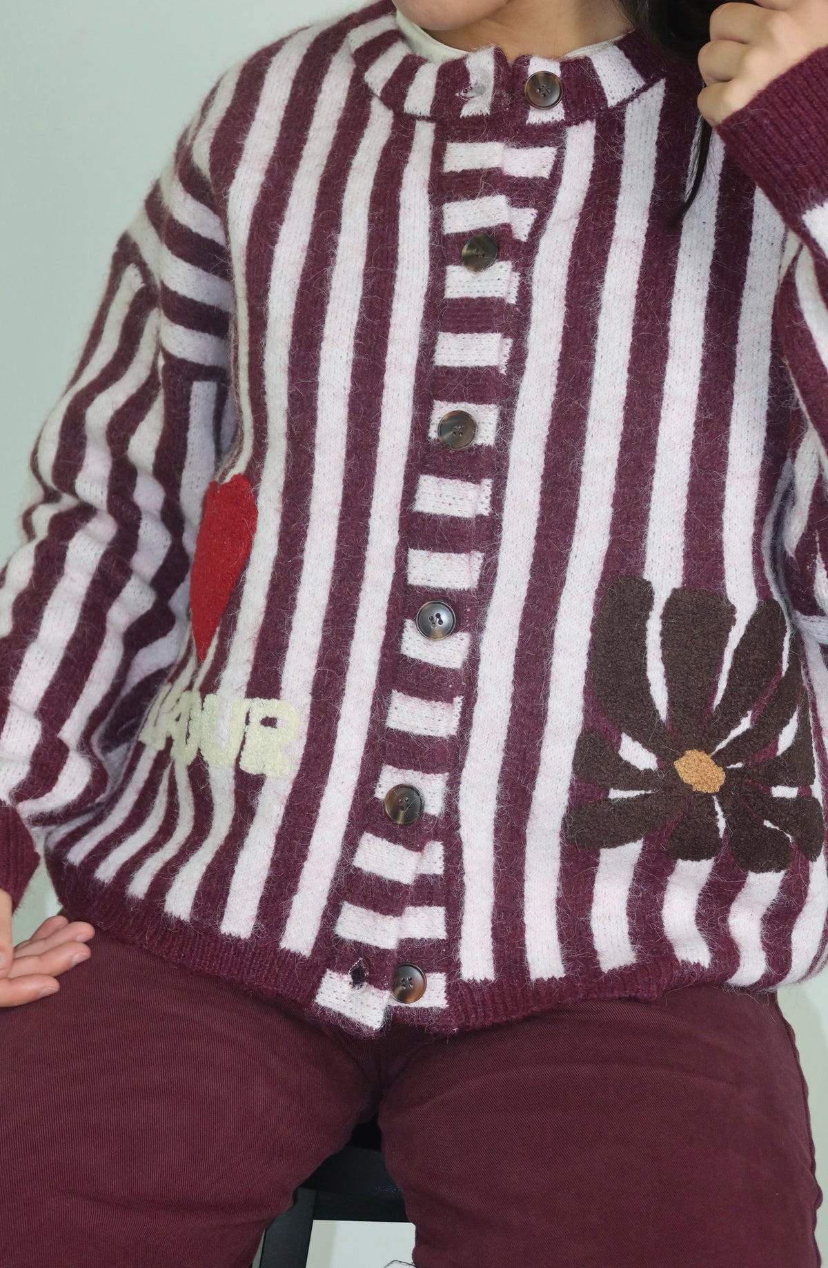 Maglione Contrast Line indossato, vista frontale