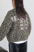Maglione BE-LIEVE animalier visto davanti