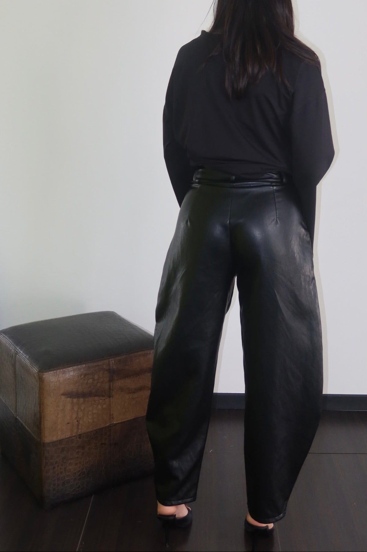 Pantalone Touch nero indossato visto da dietro