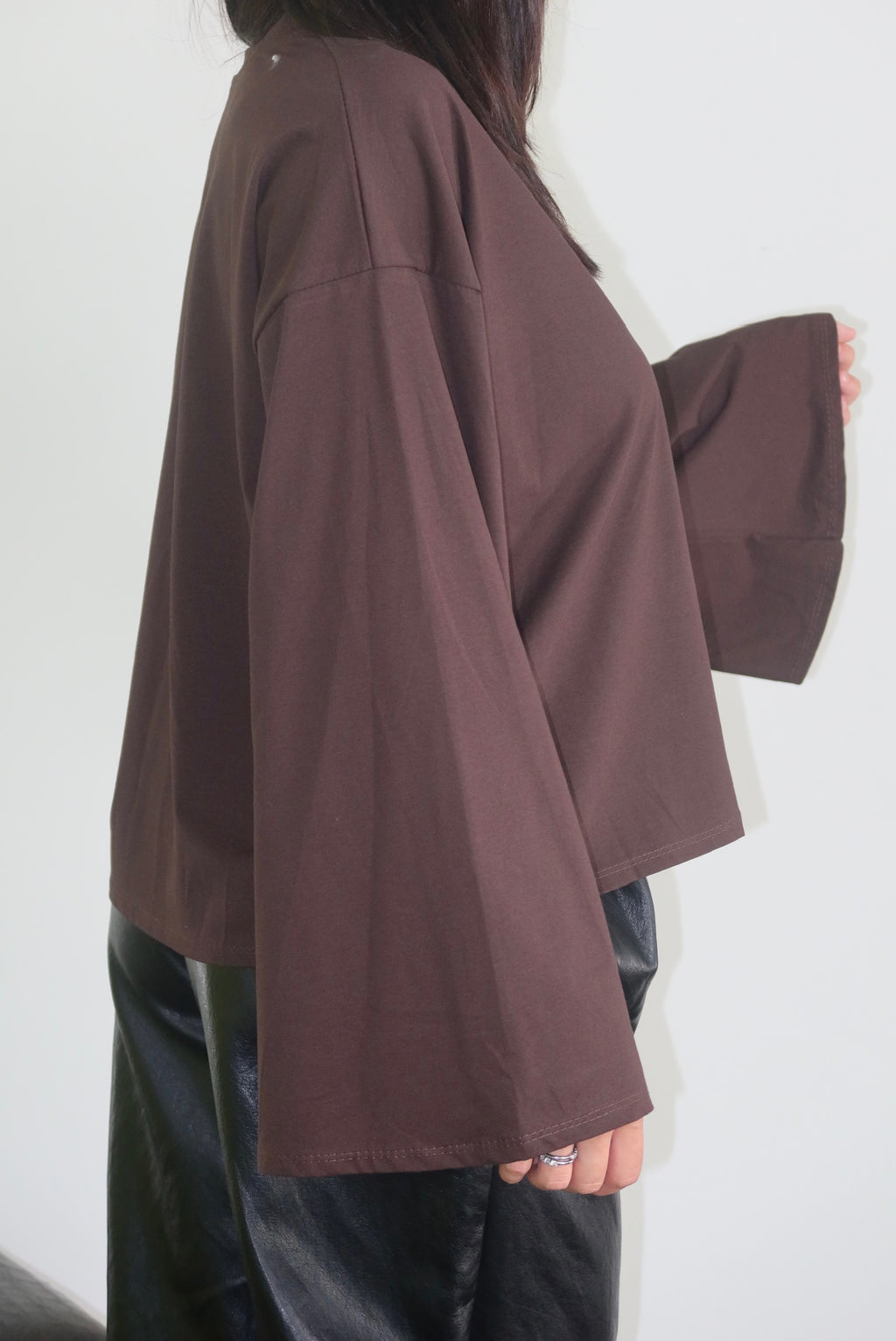 Maglia Boxi marrone vista di lato