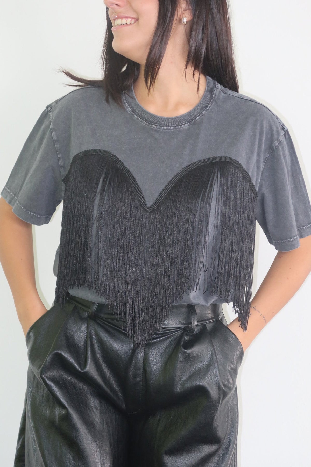 Maglia Fringe grigia vista da dietro